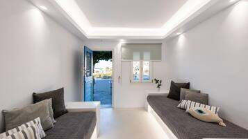 Family Room with Sea View (Pool Level) | In-room safe, iron/ironing board, free WiFi, bed sheets