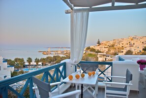 Terrace/patio - Alexandros Suites & Apartments (Paros)