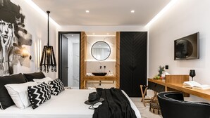 Deluxe suite 2 | Safe på rommet, blendingsgardiner, lydisolert og wi-fi (inkludert)