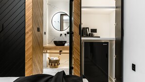 Deluxe suite 1 | Safe på rommet, blendingsgardiner, lydisolert og wi-fi (inkludert)