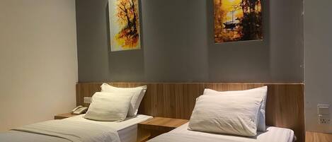 Habitación Deluxe con 1 cama matrimonial o 2 individuales, 2 habitaciones | Caja de seguridad en la habitación y escritorio