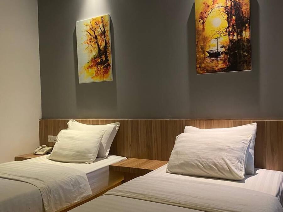 Deluxe Double or Twin Room, 2 Bedrooms | In-room safe, desk, laptop workspace, blackout drapes