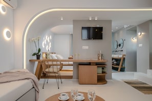 Luxury Suite (Argo Cabana, Steam Bath, Outdoor Heated Plunge Pool) | Wohnzimmer