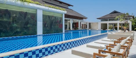 3 outdoor pools, pool umbrellas, sun loungers