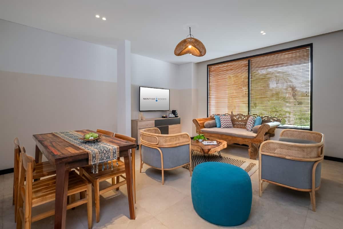 Two Bedrooms Suite at Montigo Retreat | Living area | 43-inch LED TV with premium channels, TV