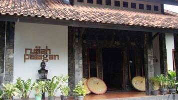 Bahagian luar