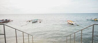 GT Seaside Inn