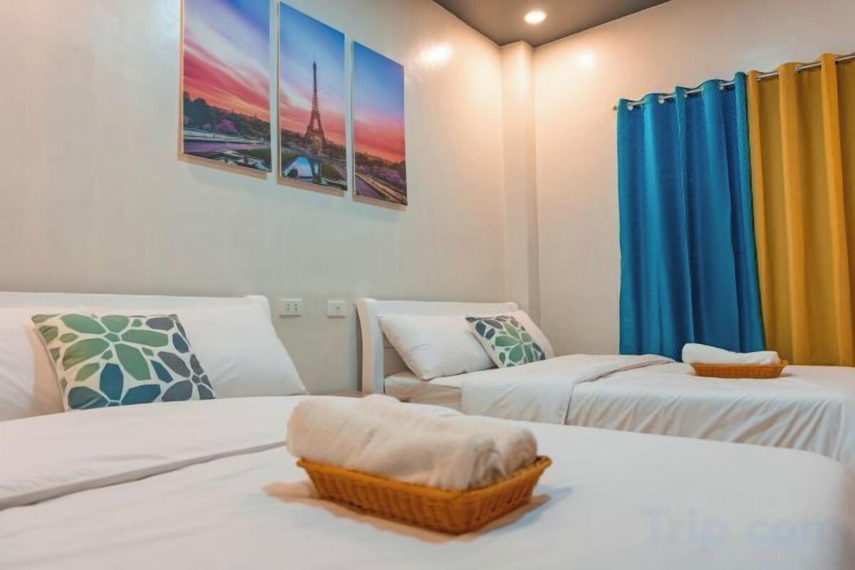 WiFi (free), bed sheets