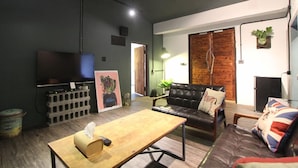 Family Room | Living room | Flat-screen TV - Grass Inn (Hengchun)