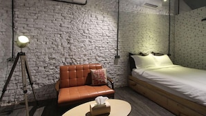 Family Room | 2 bedrooms, WiFi (free) - Grass Inn (Hengchun)