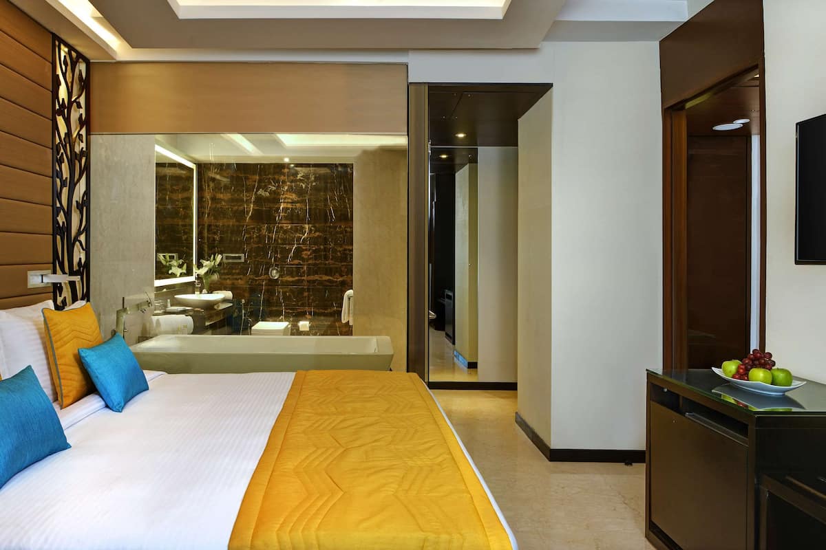 Business Room (Business Class) | Premium bedding, minibar, in-room safe, desk