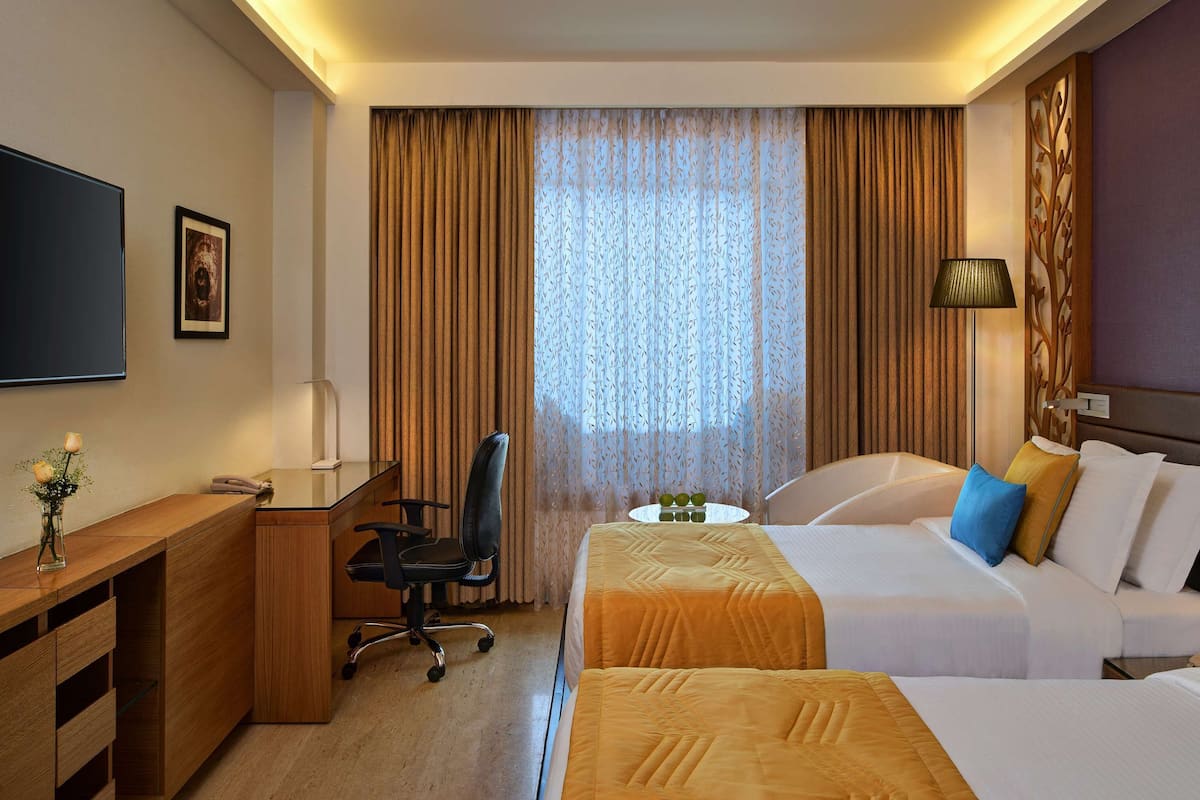 Premium bedding, minibar, in-room safe, desk