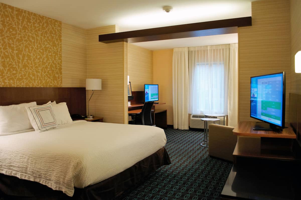 Desk, blackout drapes, iron/ironing board, free WiFi