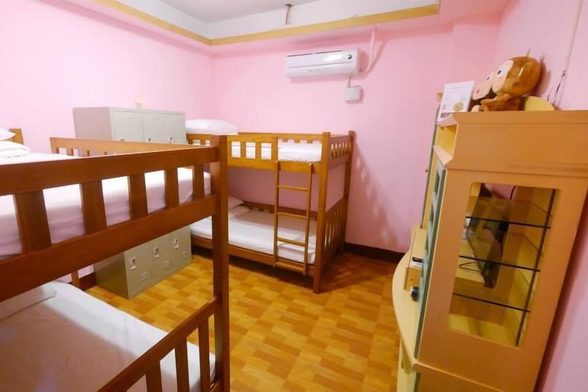 Shared Dormitory (Female 4 bed) | Individually decorated, free WiFi