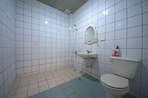 Classic Double Room | Bathroom | Slippers