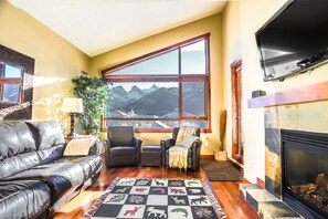 Panoramic Condo, 2 Bedrooms, Kitchen (Sun View - Top Floor) | Living room | Heated floors