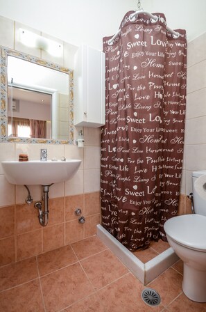 Chambre Double, vue mer (First floor) | Salle de bain