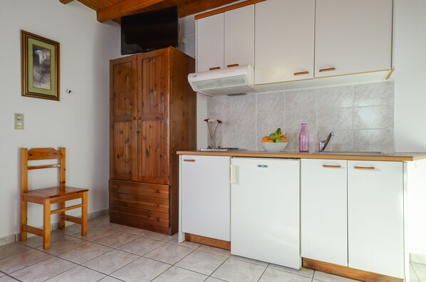 Studio (Double) | Soundproofing, iron/ironing board, free WiFi, bed sheets - Hotel Panormos (Naxos)