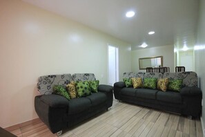 Appartement Standard, 2 chambres, véranda | Salle de séjour