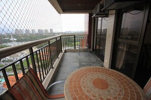 Standard Apartment, 1 Bedroom, Refrigerator & Microwave | Balcony