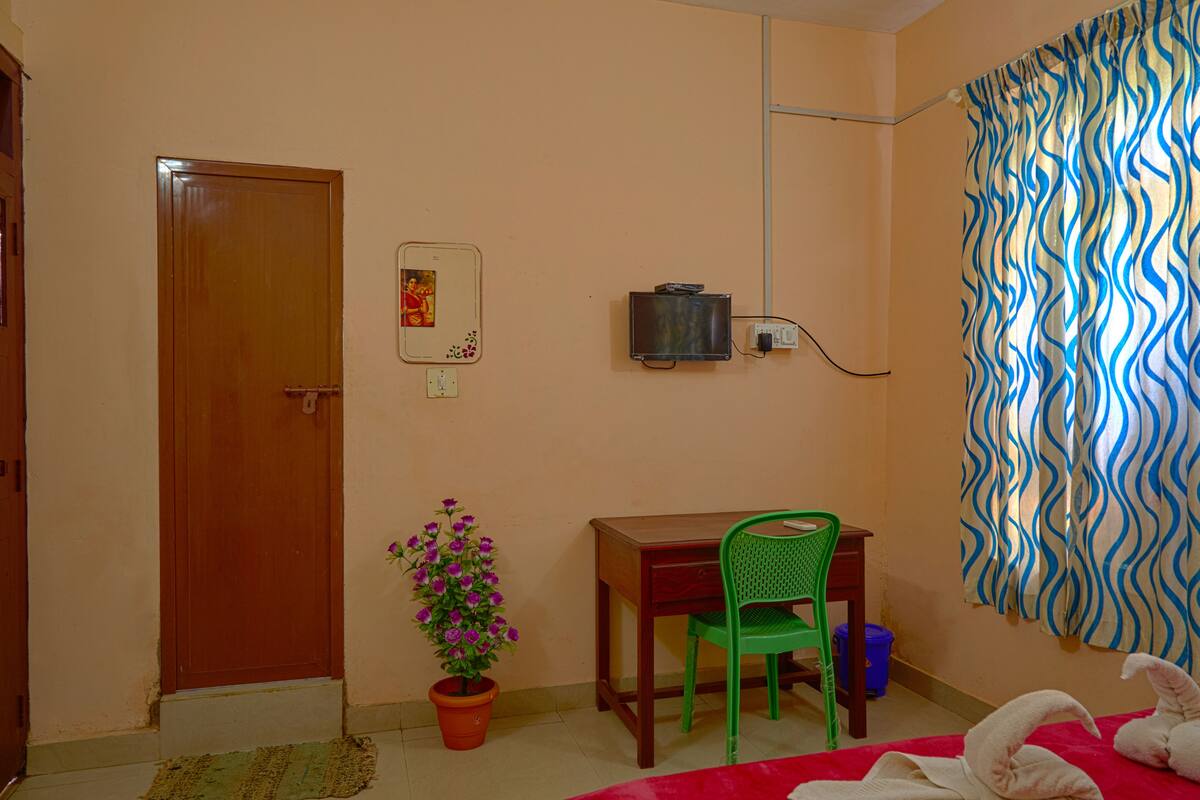 Twin room with sea view | Desk, rollaway beds, free WiFi