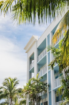 Hotel Exterior at Blue Flamingo Resort Key West