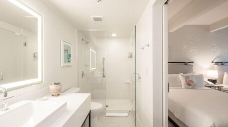 24 North Hotel Key West Newly Renovated - Image 11