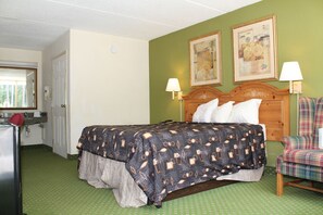 Standard Room, 1 Queen Bed, Accessible, Smoking | Desk, free WiFi - Travelers Inn (Kingsland)