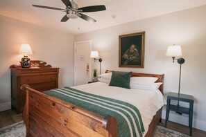 Deluxe Double Room | Desk, iron/ironing board, free WiFi, bed sheets - The Cove Inn (Westport)