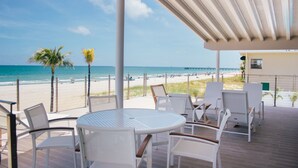Penthouse, 2 phòng ngủ, sát bãi biển | Khu ẩm thực ngoài trời