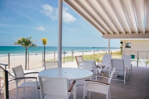 Penthouse, 2 Bedrooms, Oceanfront | Outdoor dining