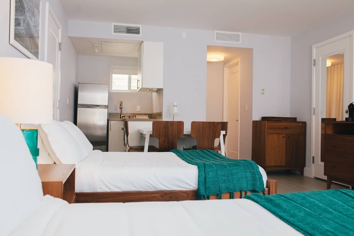 Ropa de cama de alta calidad y camas Tempur-Pedic