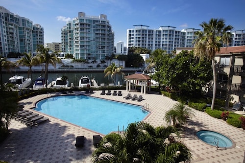 Aventura Family Suites