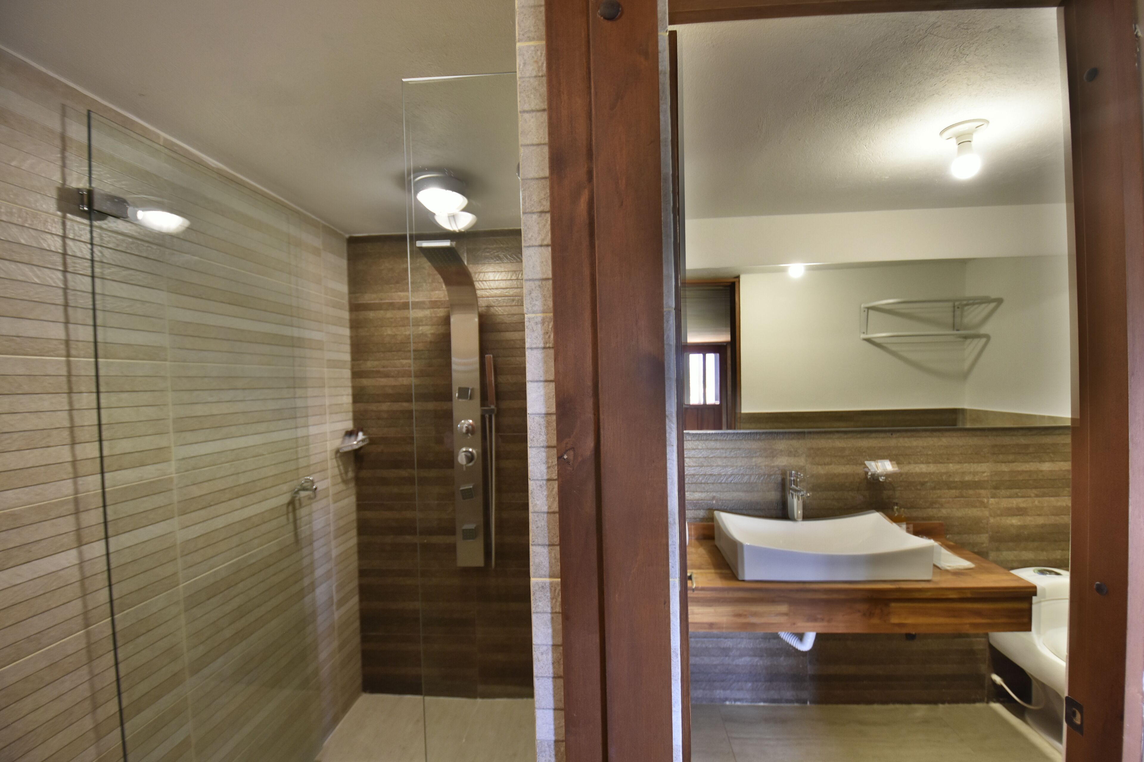 junior suite t2 | bathroom | jetted bath, rainfall showerhead, free toiletries, hair dryer