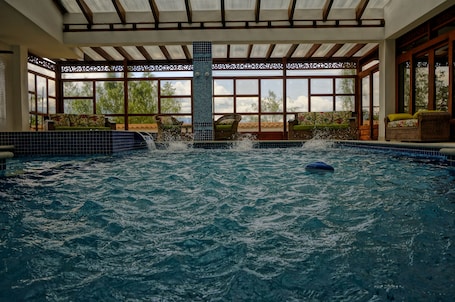 Una piscina techada
