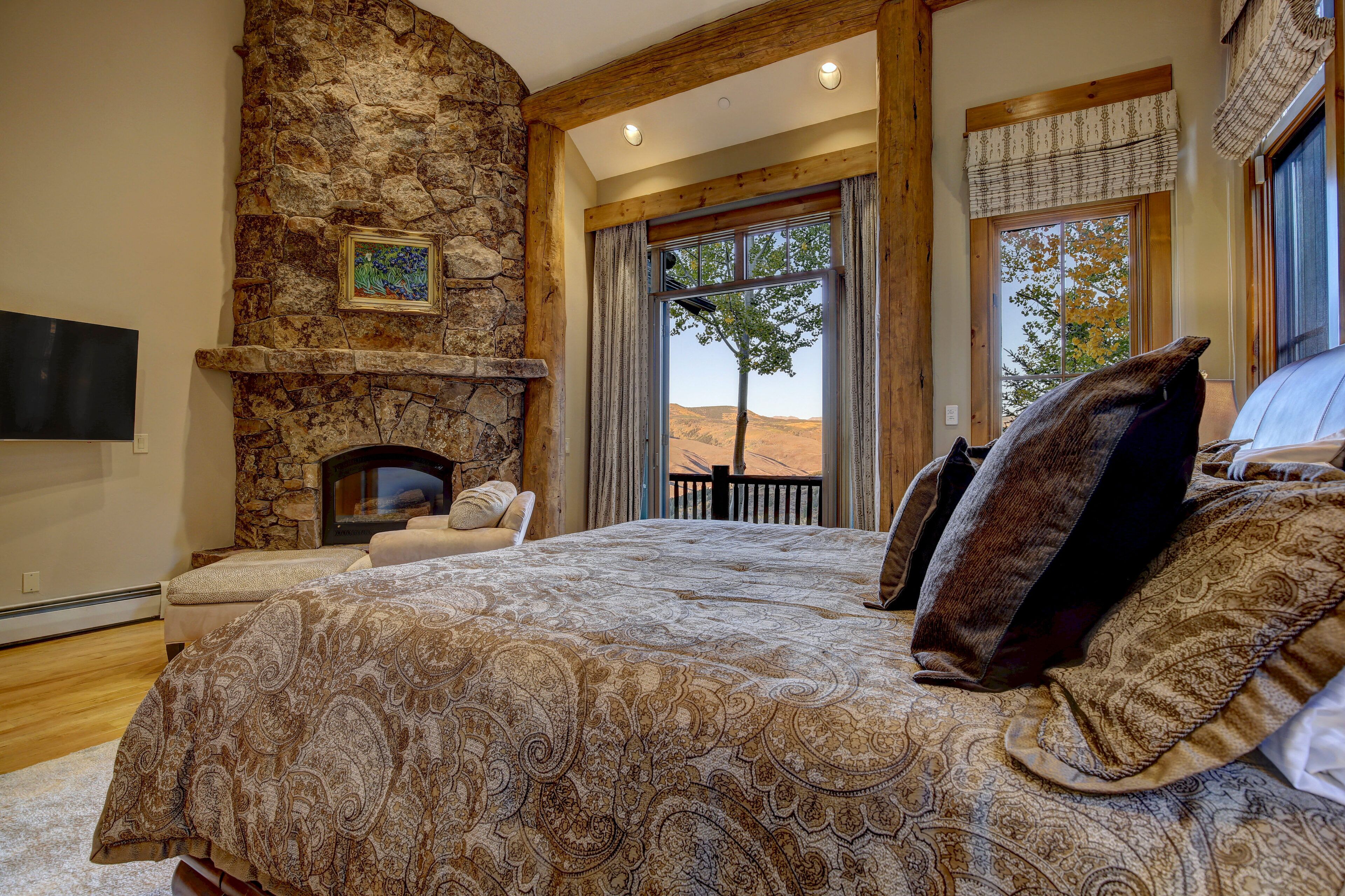 Premium bedding, free WiFi, bed sheets