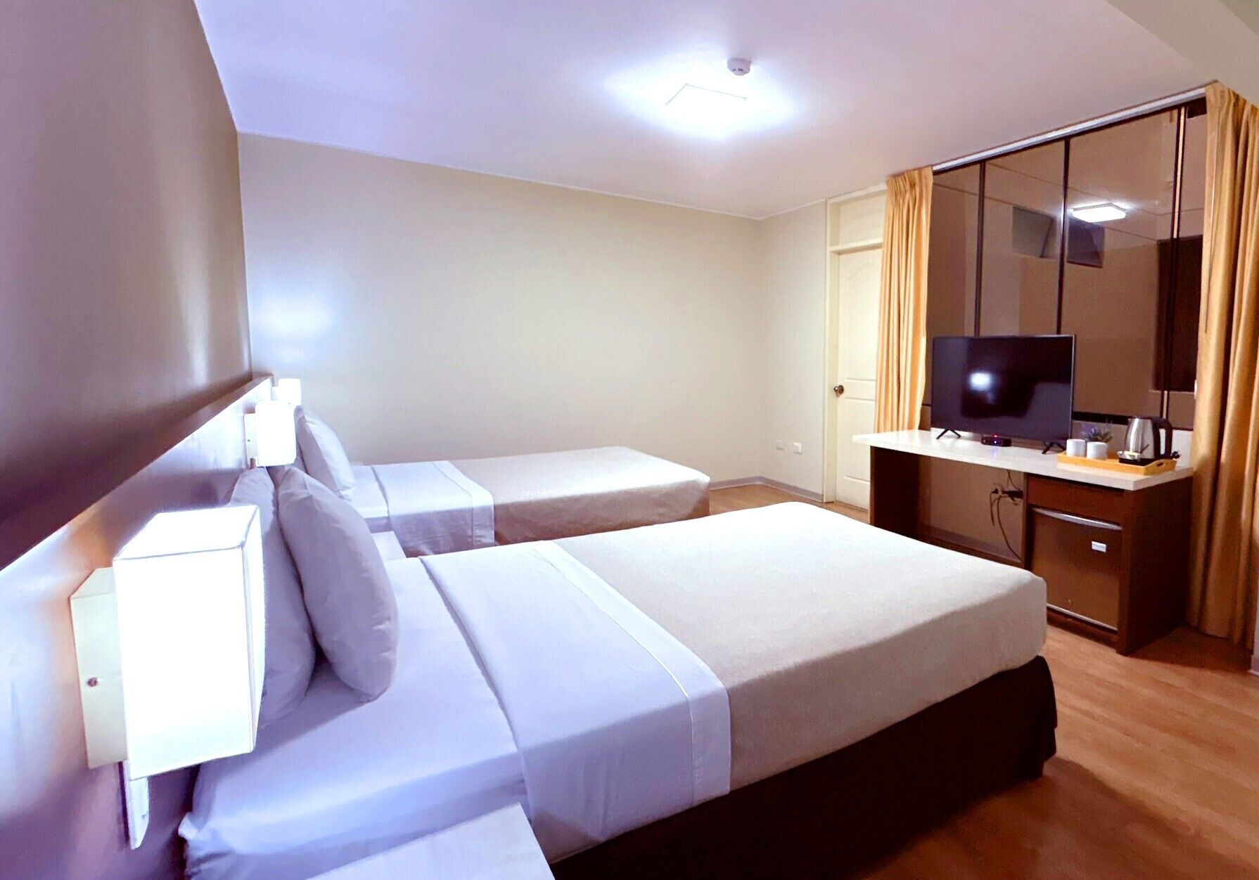 ツインルーム | ミニバー、セーフティボックス (室内)、デスク、ノートパソコン用作業スペース