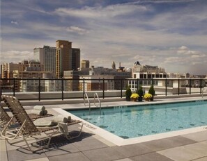 Outdoor pool - Bridgestreet at The Eden (Baltimore)