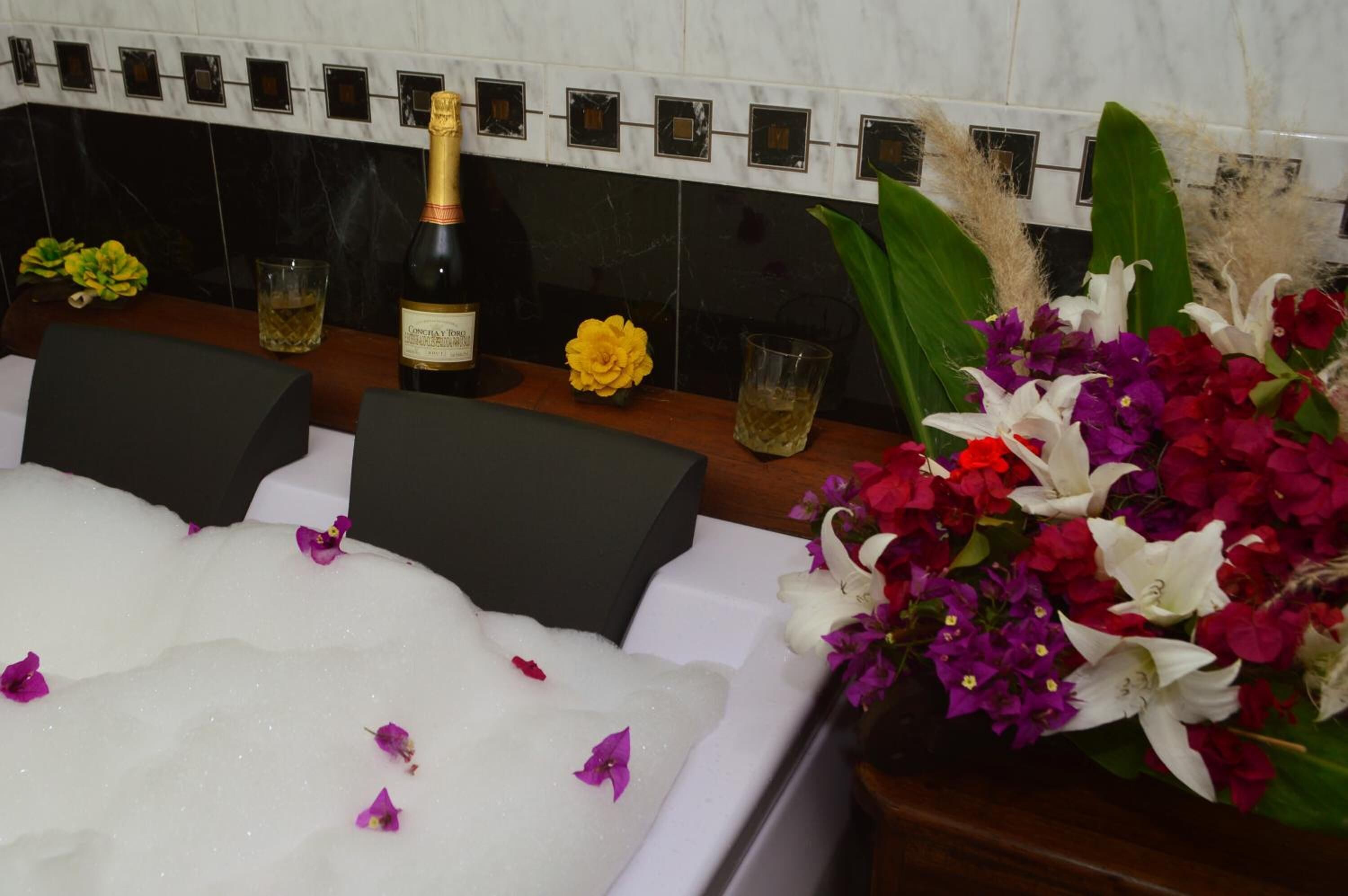 in-room safe, free wifi, bed sheets