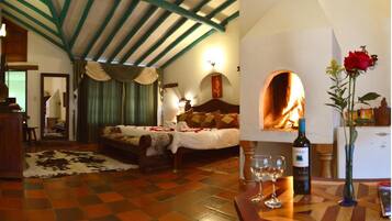 In-room safe, free WiFi, bed sheets