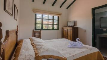 In-room safe, free WiFi, bed sheets