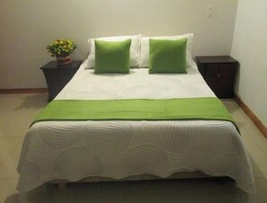 2 bedrooms, rollaway beds, free WiFi