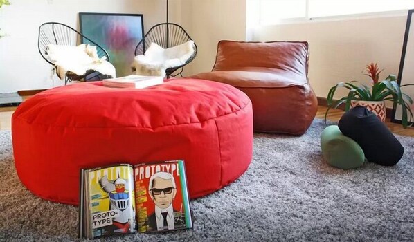 Standard Apartment, 2 Bedrooms | Living area