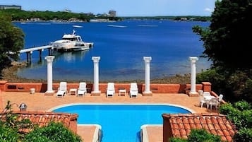 Seasonal outdoor pool