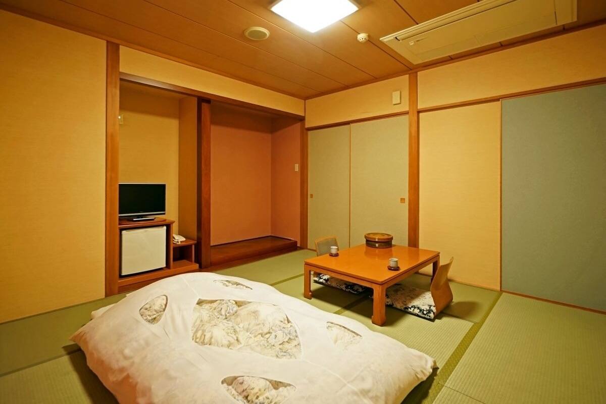 傳統客房, 非吸煙房 ( 13m2) | 書桌、免費無線上網、床單