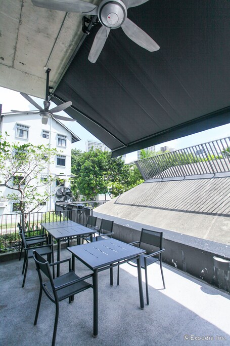 Lloyd's Inn - Image 31