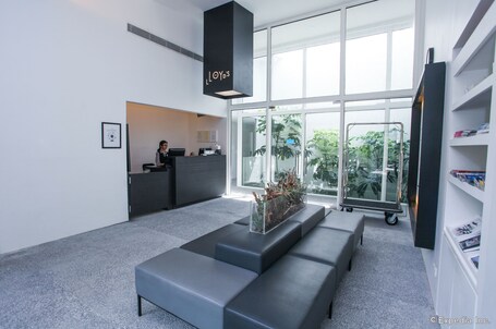 Lloyd's Inn - Image 18