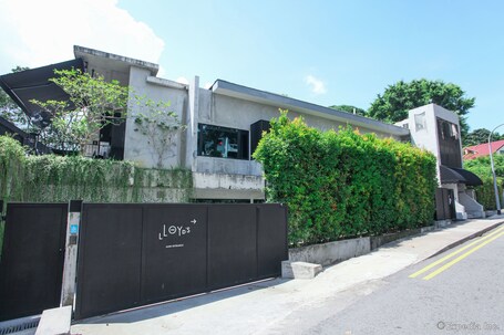 Lloyd's Inn - Image 12