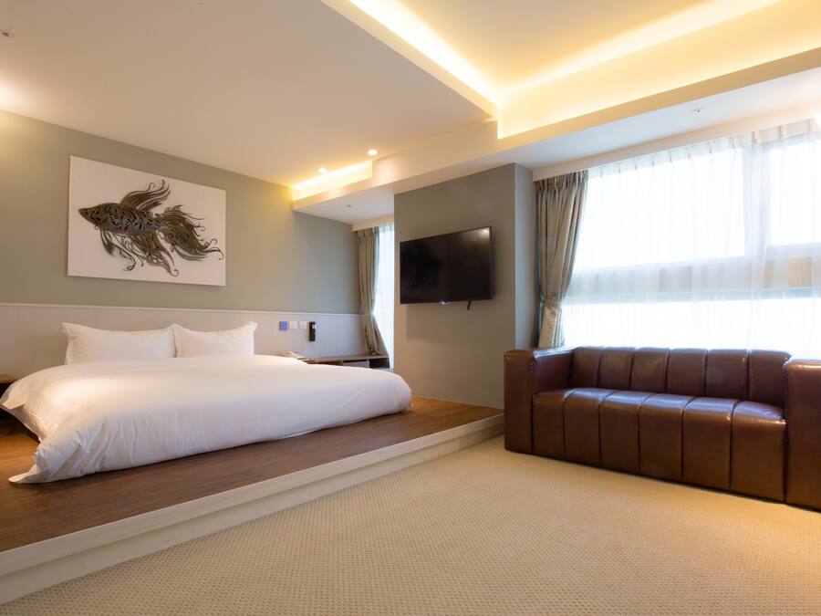 Deluxe Double Room (Sakura) | In-room safe, free WiFi, bed sheets
