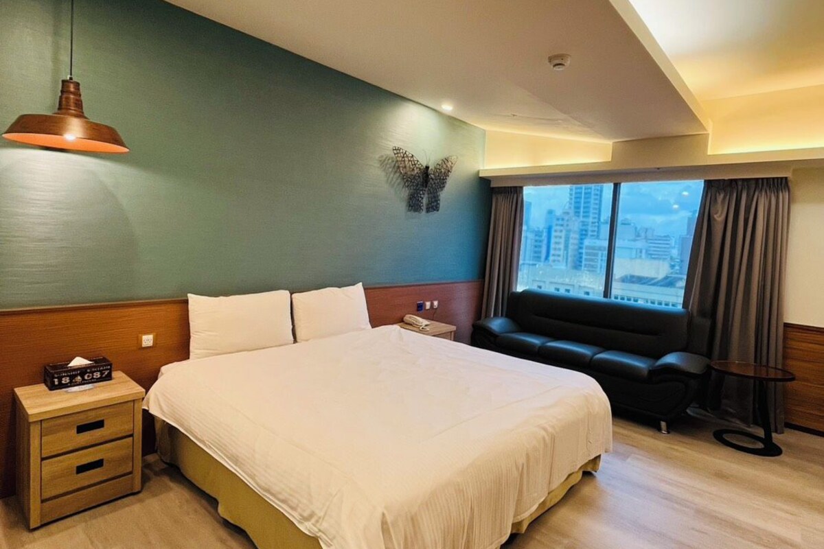 Superior Double Room (Extreme Sassy) | In-room safe, WiFi (free), bed sheets